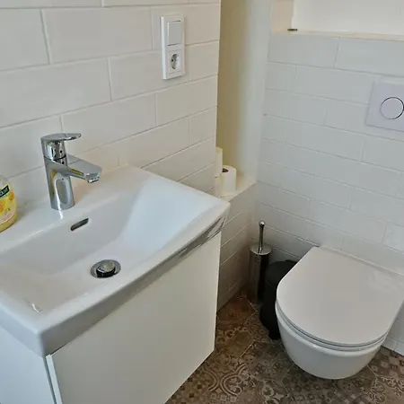 Domillion Penthouse 2bdr 2bath P364a 公寓